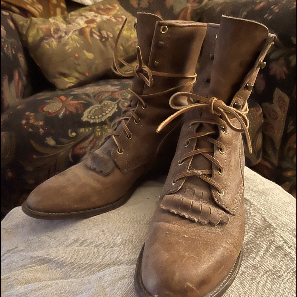 Justin Fringe Tongue Boots 9.5